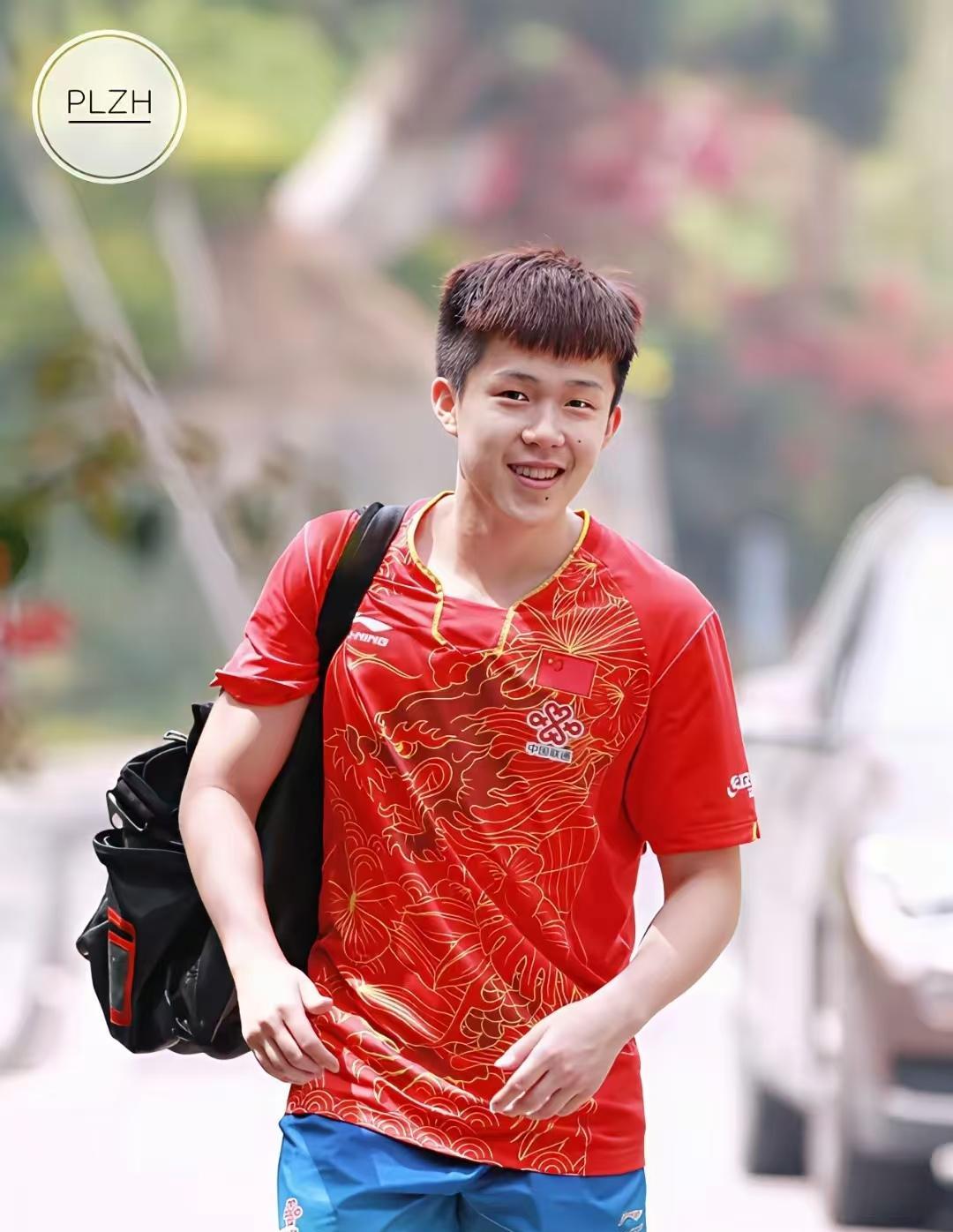 不是吹的，少年王楚钦的颜值，任谁见了都难以抗拒其魅力。17、8岁的王楚钦，赛场