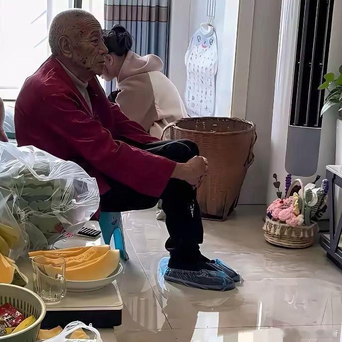 这个爷爷估计再也不会来亲戚家里了