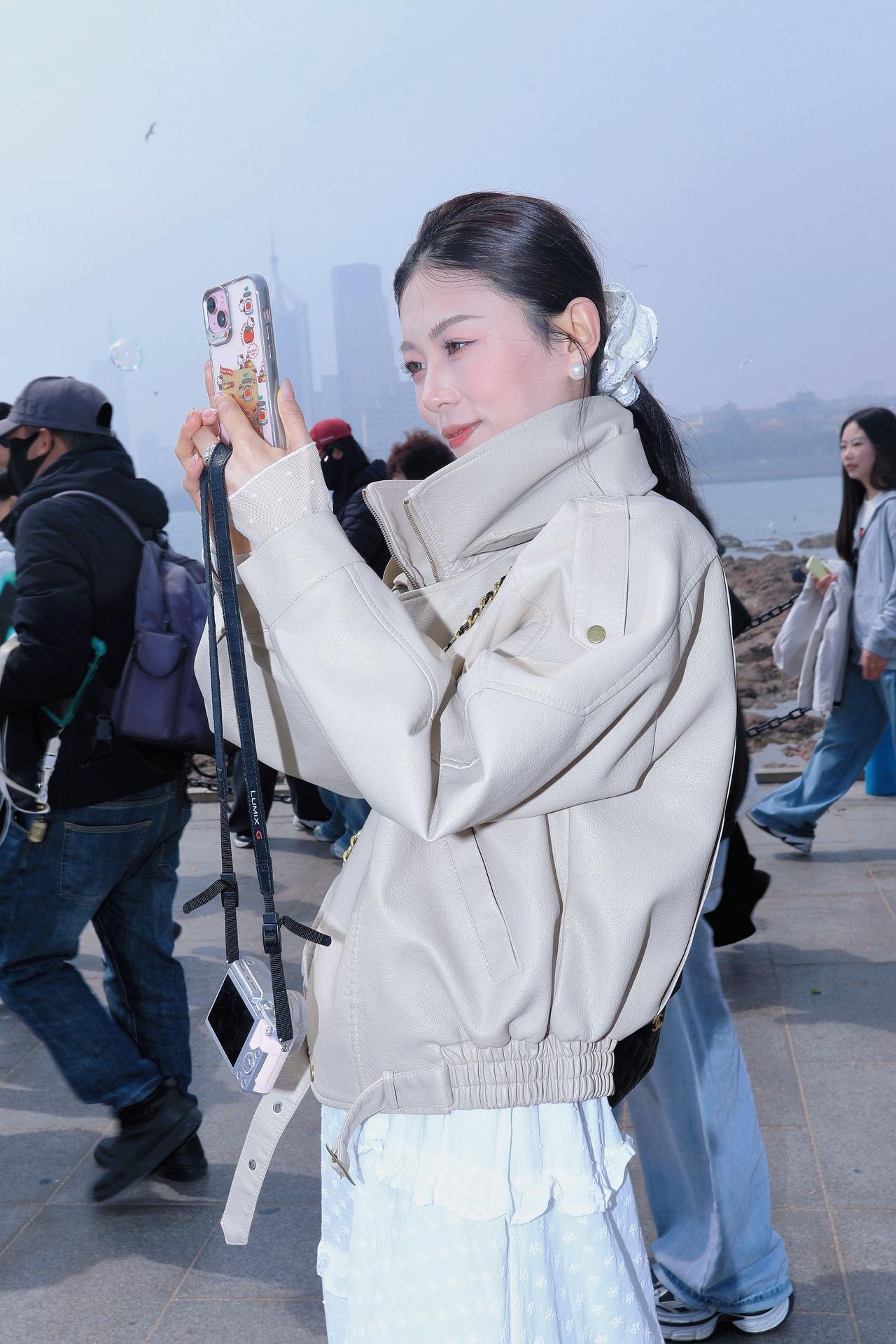 人像摄影约拍跟拍海边美女白裙子穿搭我镜头里的美女原创原图直出照片