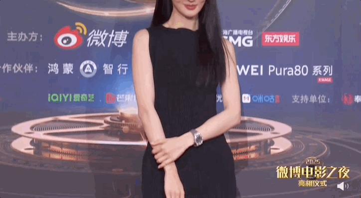 现在的金晨vs以前的金晨，岁月是把刀[无奈摊手]​​​