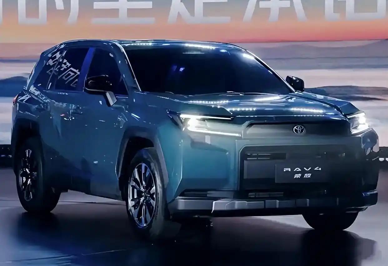 一汽丰田全新RAV4荣放正式上市，限时焕新价15.18万元起在2025广州车