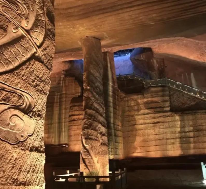 1992年，浙江一村民在山中深潭，抓到了一条37斤的大鱼。1992年春天，浙