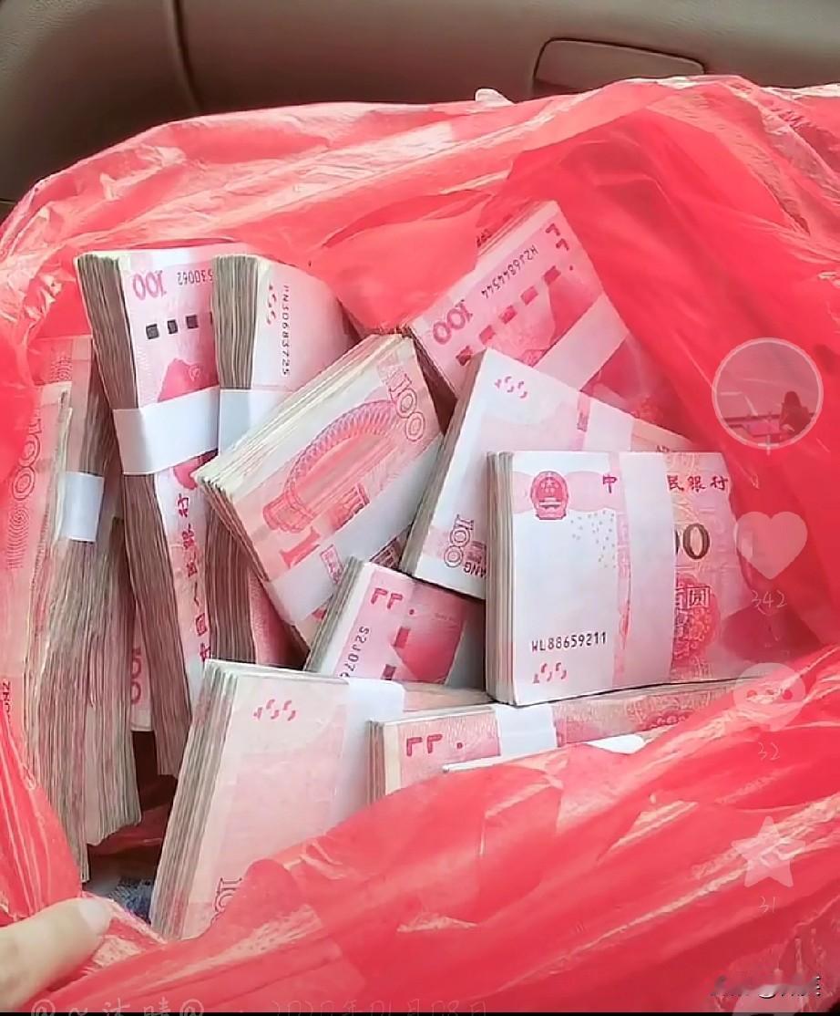 你发现没有,很多没有存款的家庭都有一个共性。多数人都觉得20万存款不是很多,都