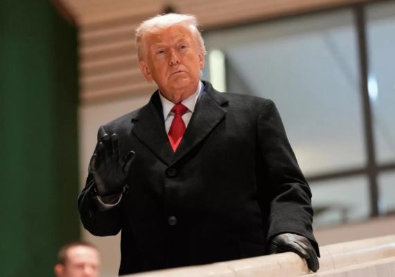 不能等了！美国公开喊话中国......当地时间3月27日，特朗普在迈阿密出席活