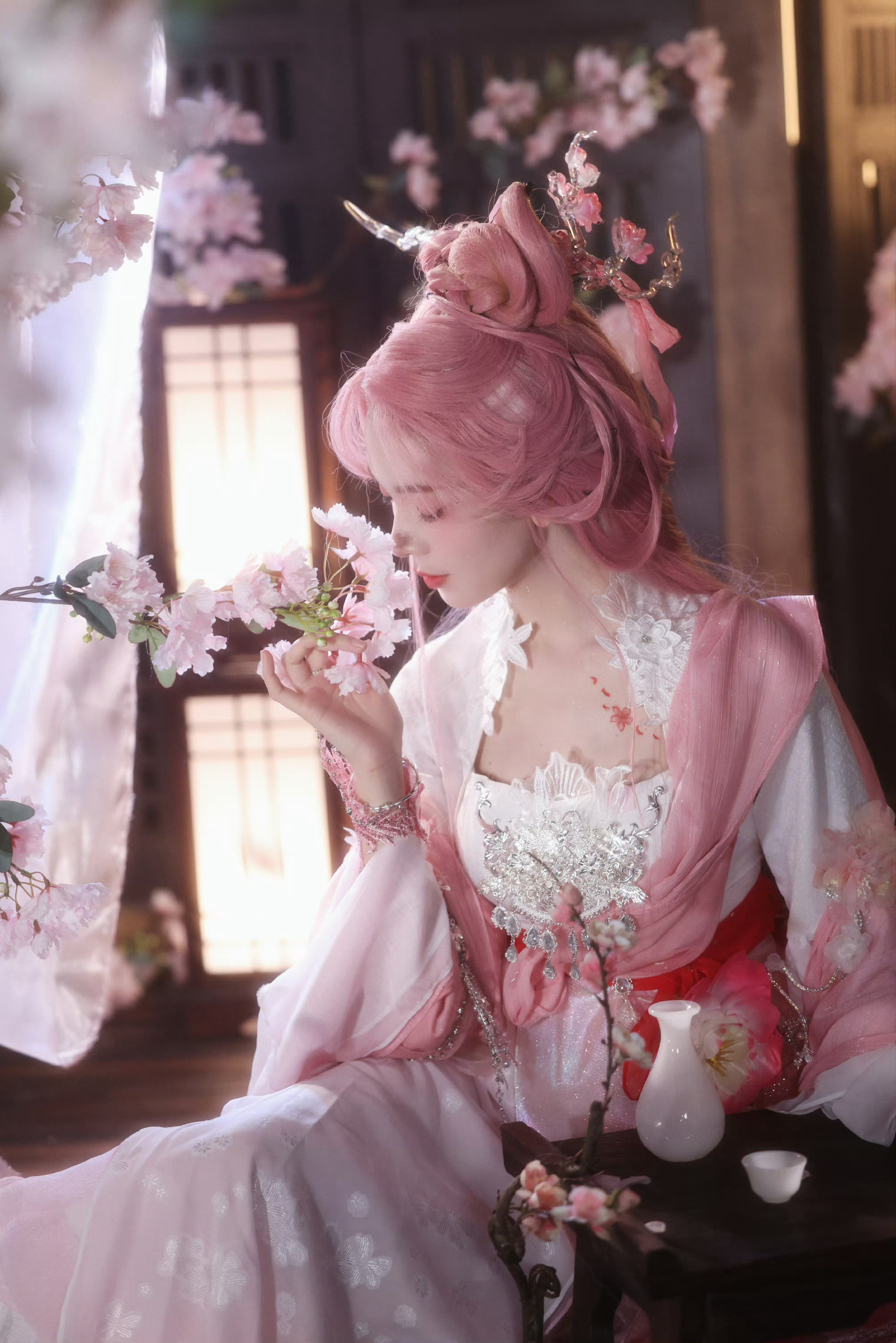 粉色造型这是真美，对这个陈瑶没一点招～