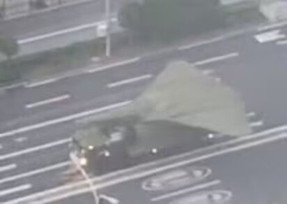 东大93阅兵时曝光的空战无人机在西北某地基被发现了可能是图二，也可能是图三，但