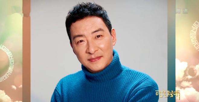 郝平说：“有一次我和我太太吵架吵到要离婚，我太太就给她爸爸打电话，想让她爸劝劝我