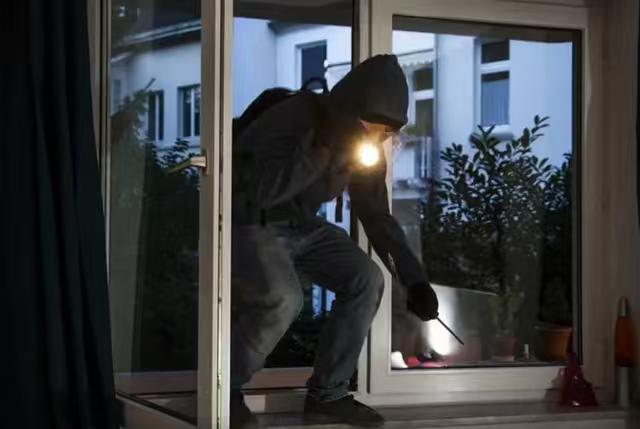 中国的小偷数量为什么突然出现大幅下降？换个角度来说，是因为咱们的制造业发展太快了