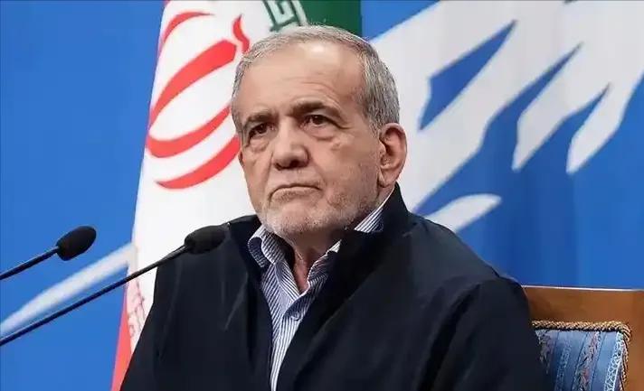 战争临门一脚，伊朗还是“跪了”！伊朗最新宣布同意美国两个重要条件 2月1