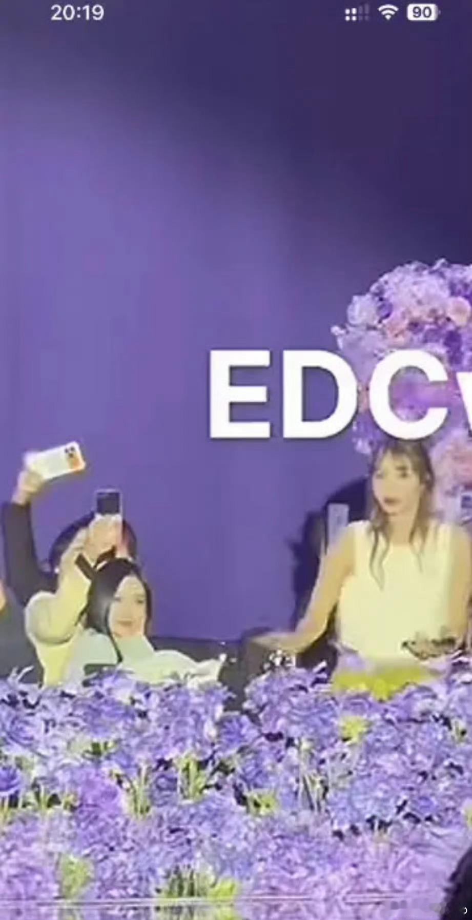 宁艺卓参加黄子韬徐艺洋婚礼谁懂啊！看到宁艺卓出现在韬哥和艺洋婚礼上直接破防[泪