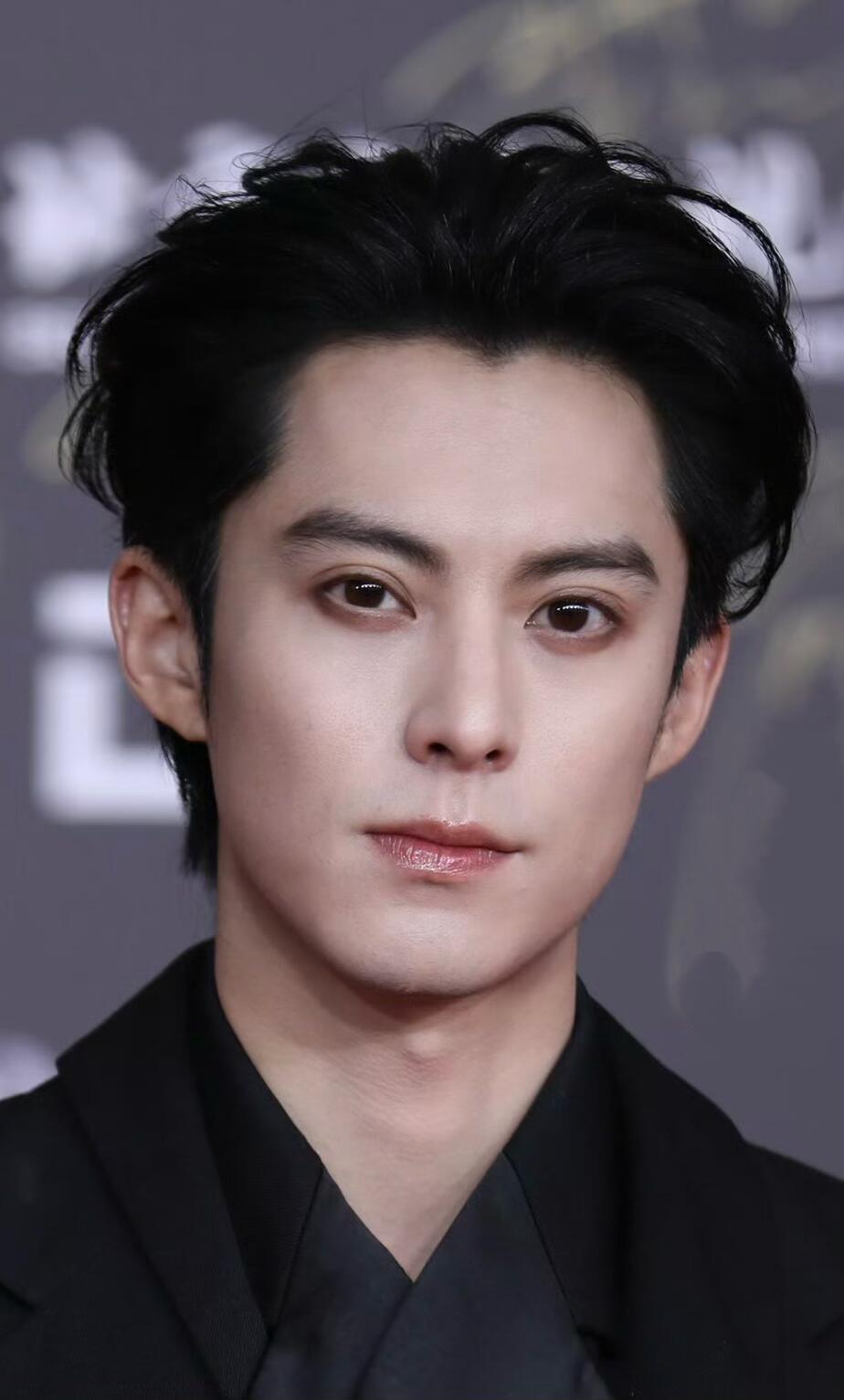 王鹤棣痞帅这一块儿太权威了​​​