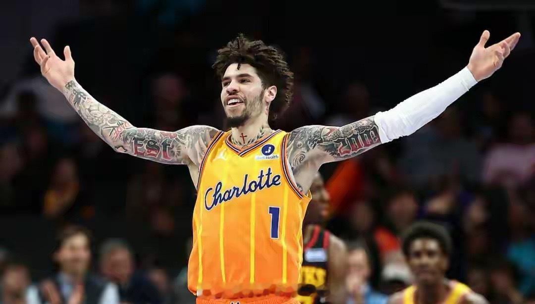 约基奇破36年纪录仍失最佳东契奇78年神迹登顶北京时间12月19日，NBA上演