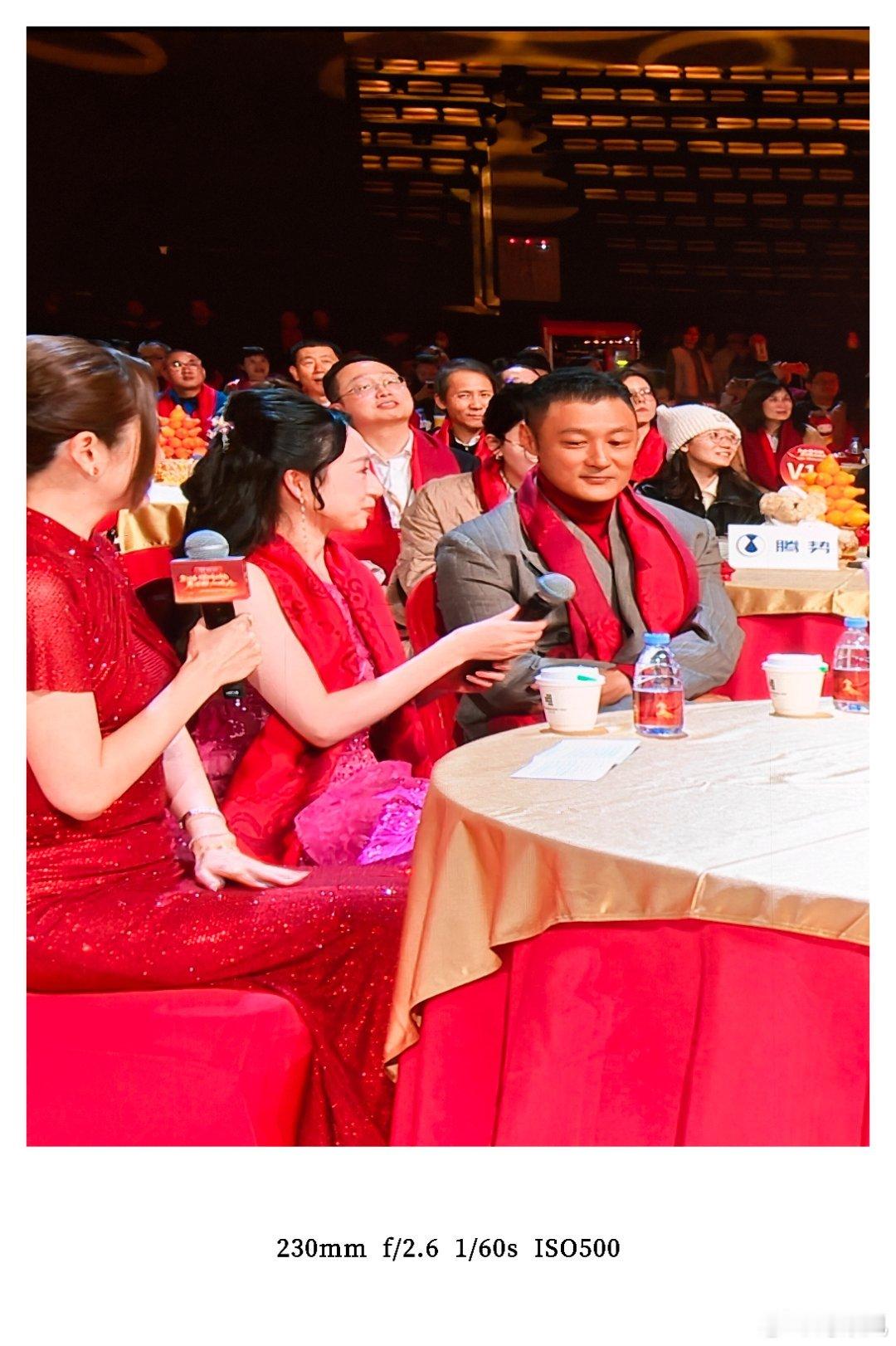 冯总人脉滑铁卢，看深圳春晚录制坐到天上来了。拍到一个孤独的张远。。。深圳·深圳