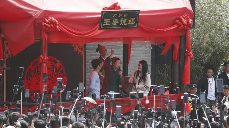 2.4亿单身男女，成了婚介机构的“砧板肉”。今年7月，国家终于出手了。 一个