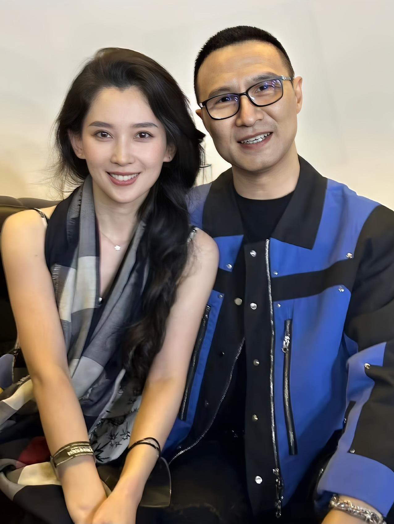 宁静心里仿佛被喂了苍蝇，吞也不是，不吞也不是。汪峰这老小子，好处都被他占了！