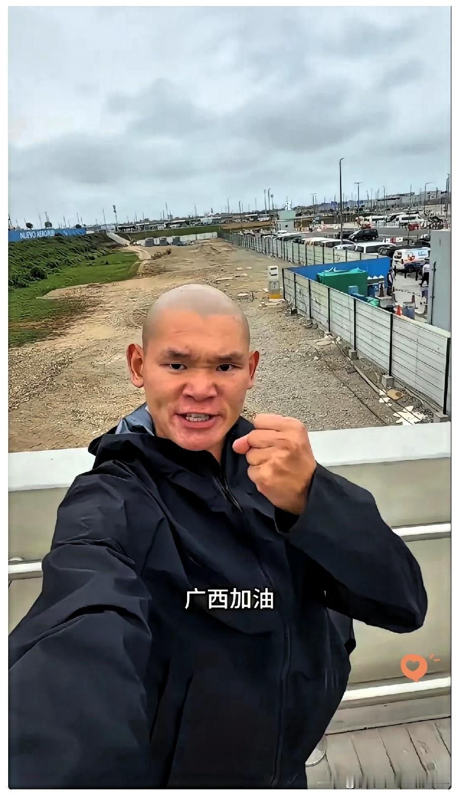 大家不要再羡慕湖远行了。我们永远不可能成为他。不是说赚不到他那样的收入，而