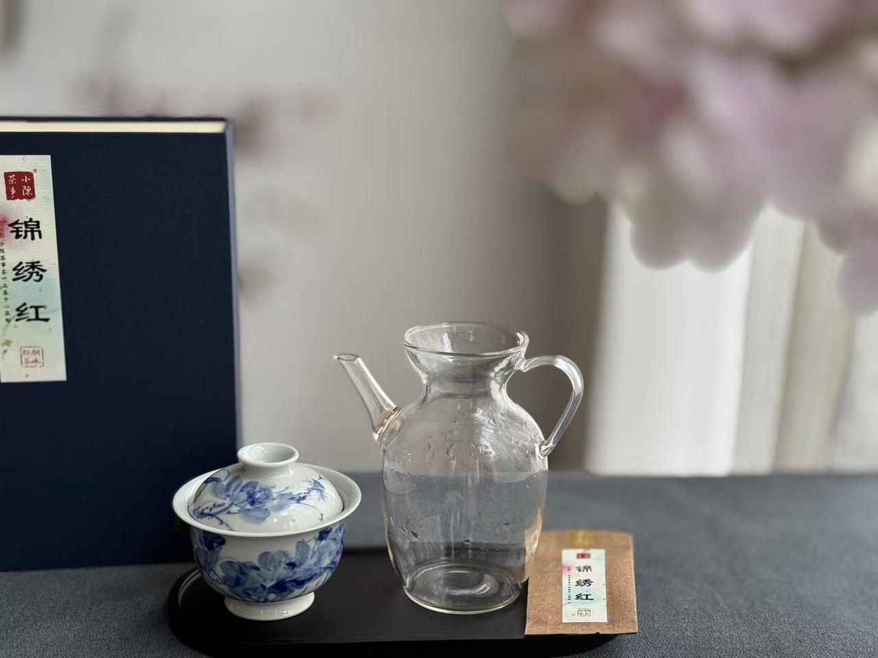 红茶4大误区，很多人在第1个就中招了！①红茶可以暖胃，但不能养胃。红茶，在茶