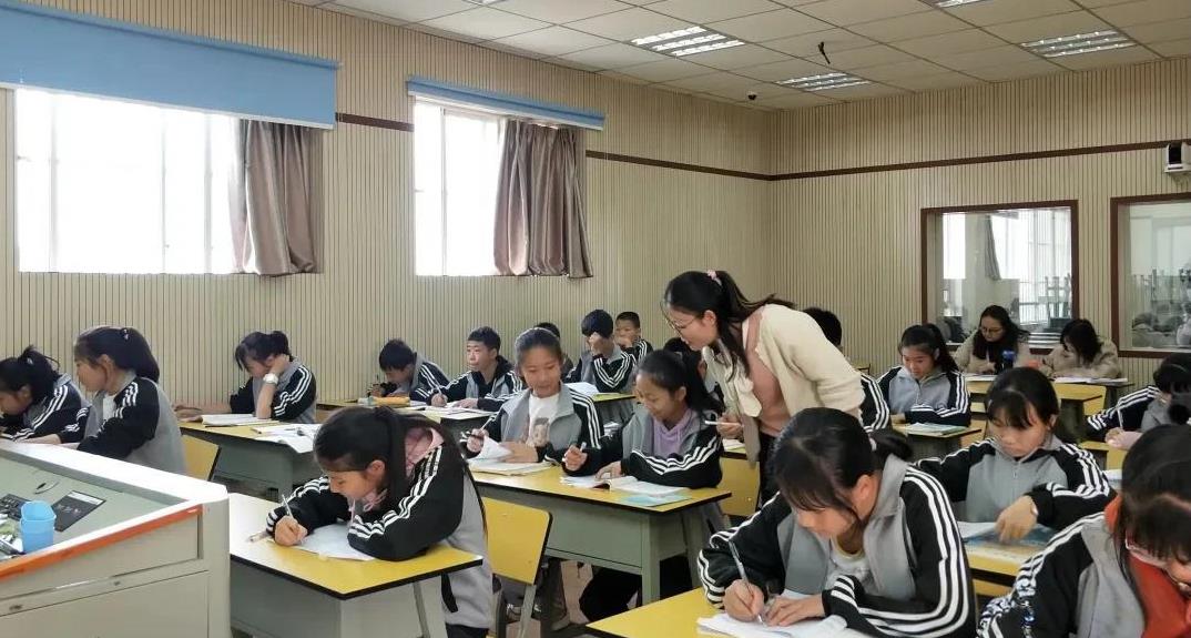 中考后回头看，发现学霸和学渣的区别，真不在智商，而是体现在这几个方面的不同！提