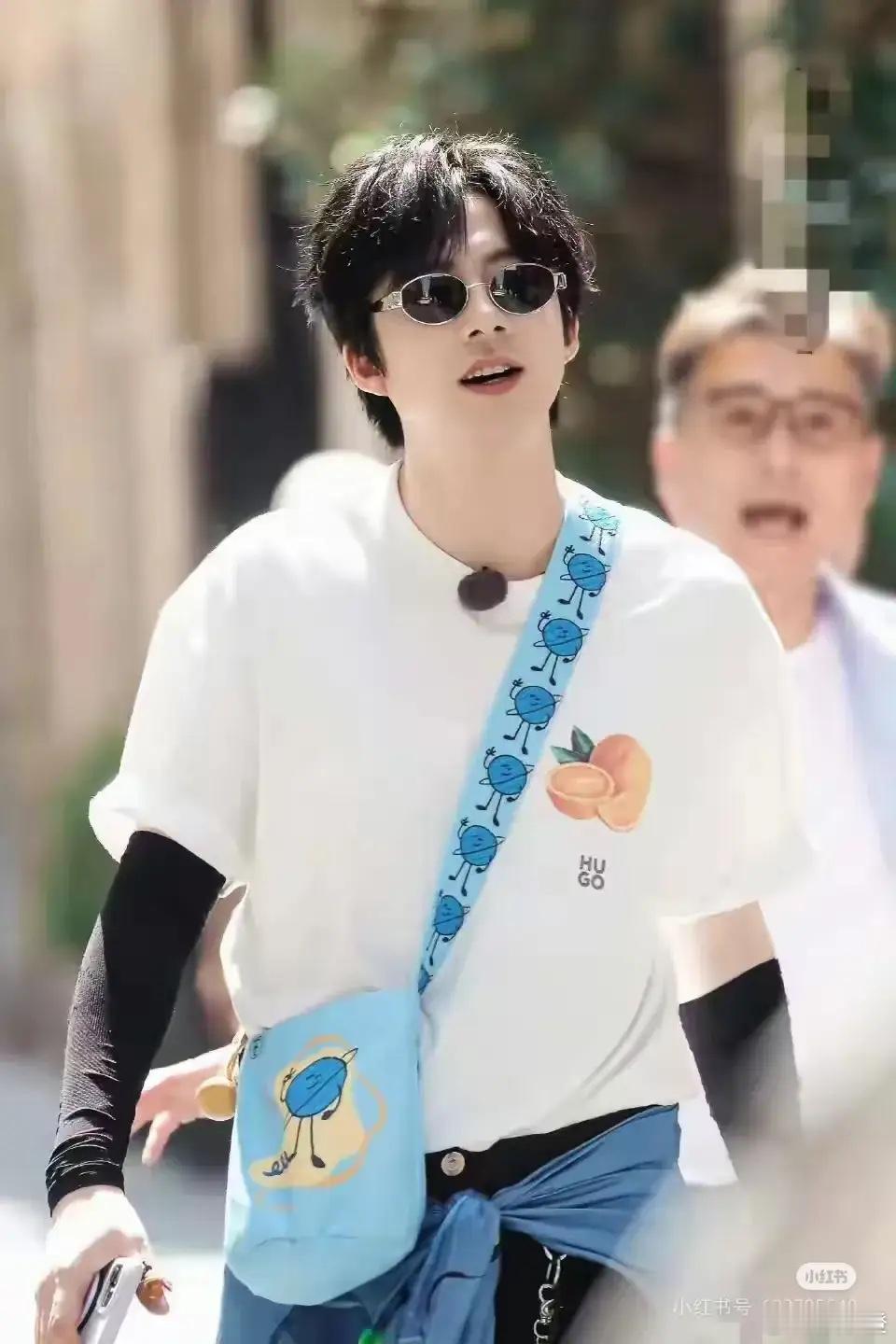 刘宇宁拍完《书卷一梦》后一直没进新剧组，这是为啥呢？他自己在直播里说了，因为在横