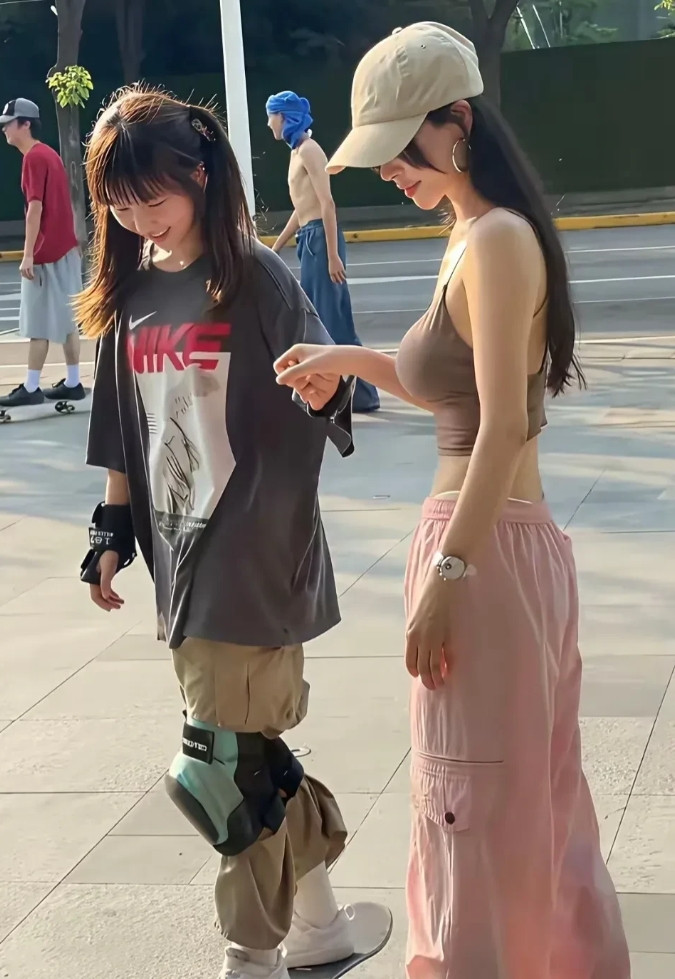 事实证明，穿搭很重要啊。[大笑][大笑][大笑]