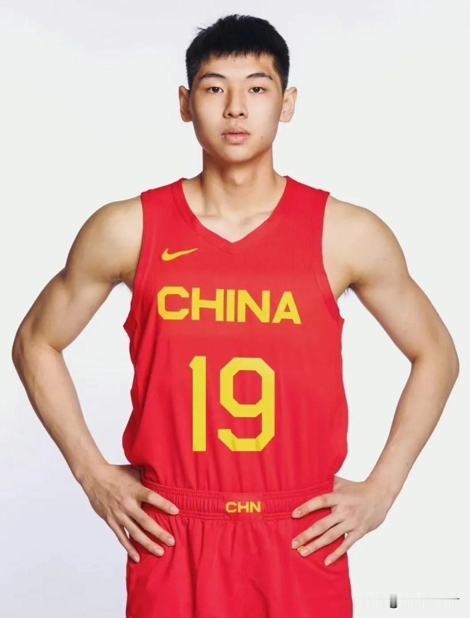 广东男篮援兵来了！击败黎巴嫩男篮后，中国男篮开始调整球队阵容！经过郭士强跟教练