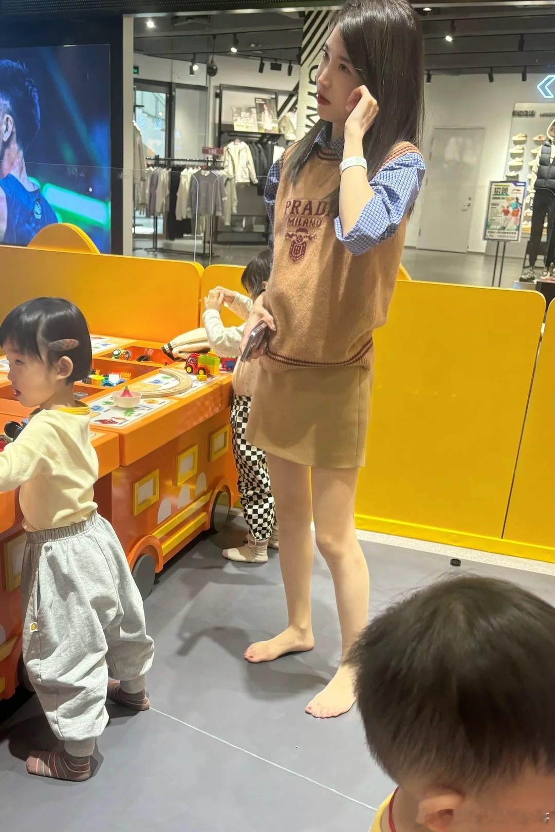 能看出穿丝袜了吗？