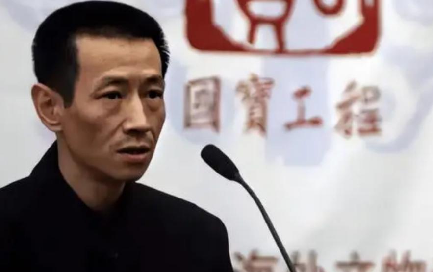 2009年，一名中国男子以2.7亿的价格，从法国购得了圆明园的兔首和鼠首，当对方