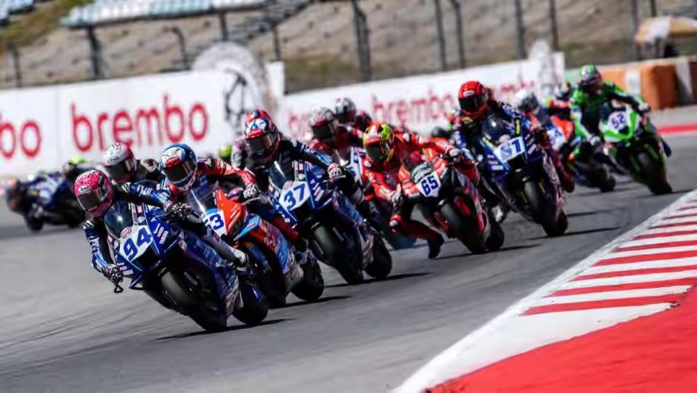 绑7公斤沙袋拿第二！张雪机车在“右弯地狱”杀疯了谁能想到，被WSBK强制增