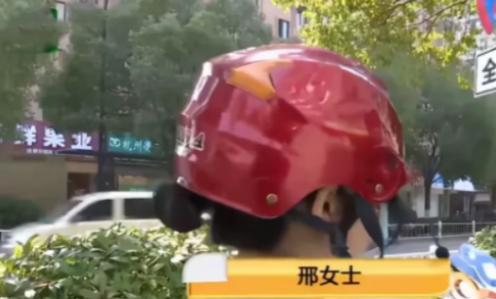 叫一声阿姨赔了500块，还被开除！浙江超市里这场闹剧，让不少人看完直摇头。2