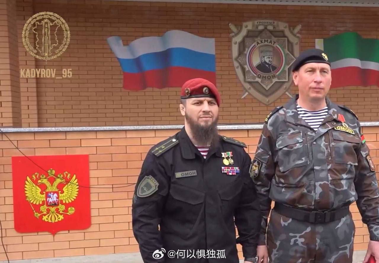 车臣把俄罗斯双头鸟上的所有十字架都去掉了[吃瓜]​​​