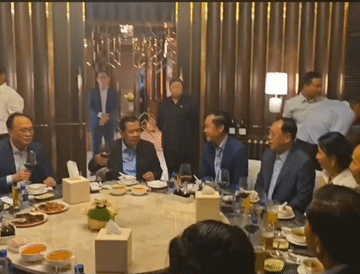 洪森是一个非常谨慎的人，他每次外出应酬的时候，都会带好几个保镖，而且他的身上还会