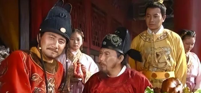 1395年，冯胜喝完御赐的毒酒，挣扎着爬到朱元璋面前，哀求道:“求皇上开恩，不要