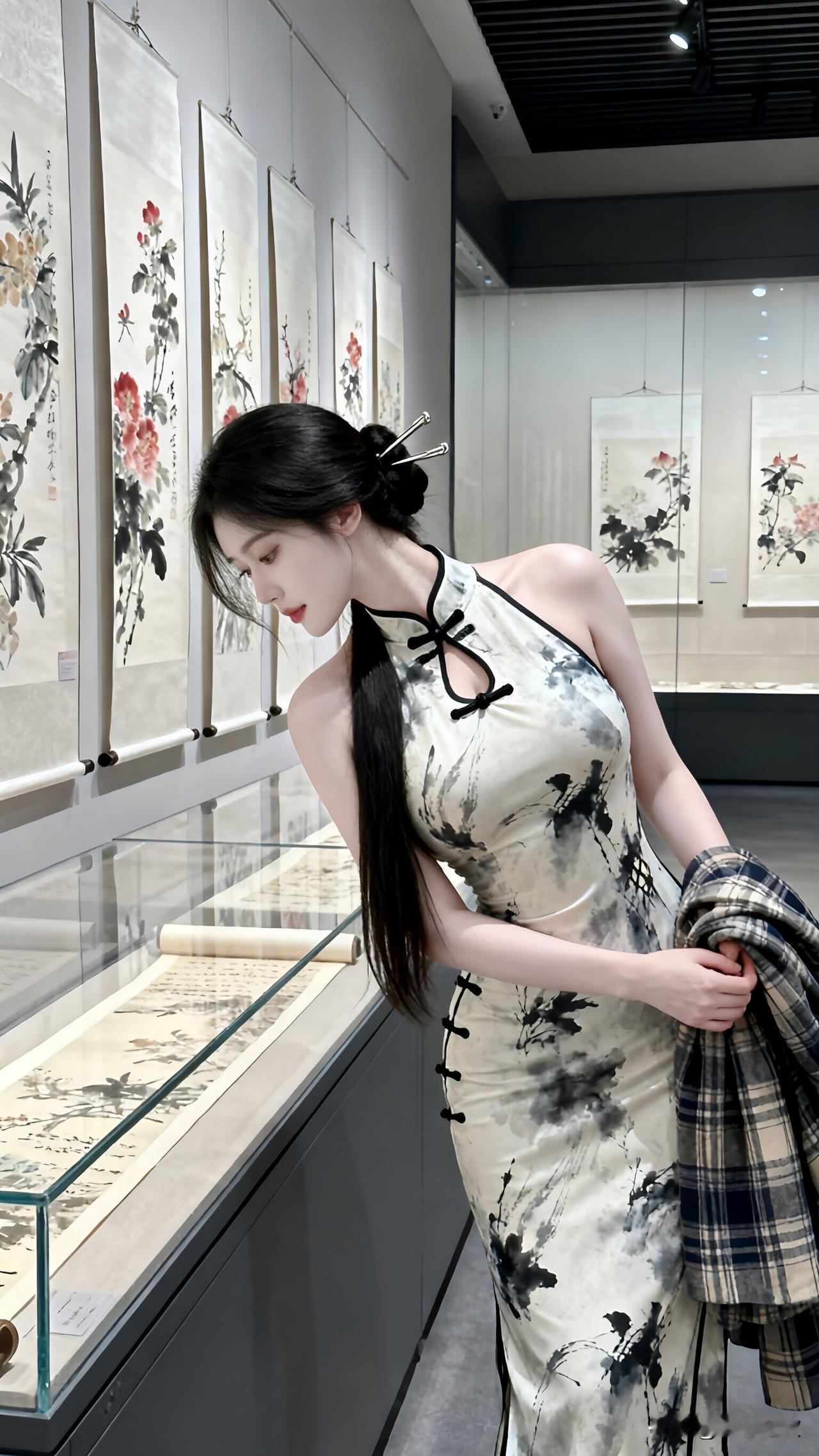 水墨旗袍配簪子，美术馆拍照被当成展品解说员！谁懂啊！穿水墨旗袍去美术馆看展