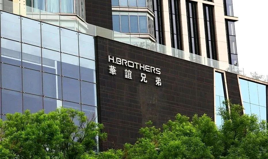 8年亏85亿？华谊兄弟破产的教训，给所有正在打拼的中年男提了个醒：别踩这3个坑，