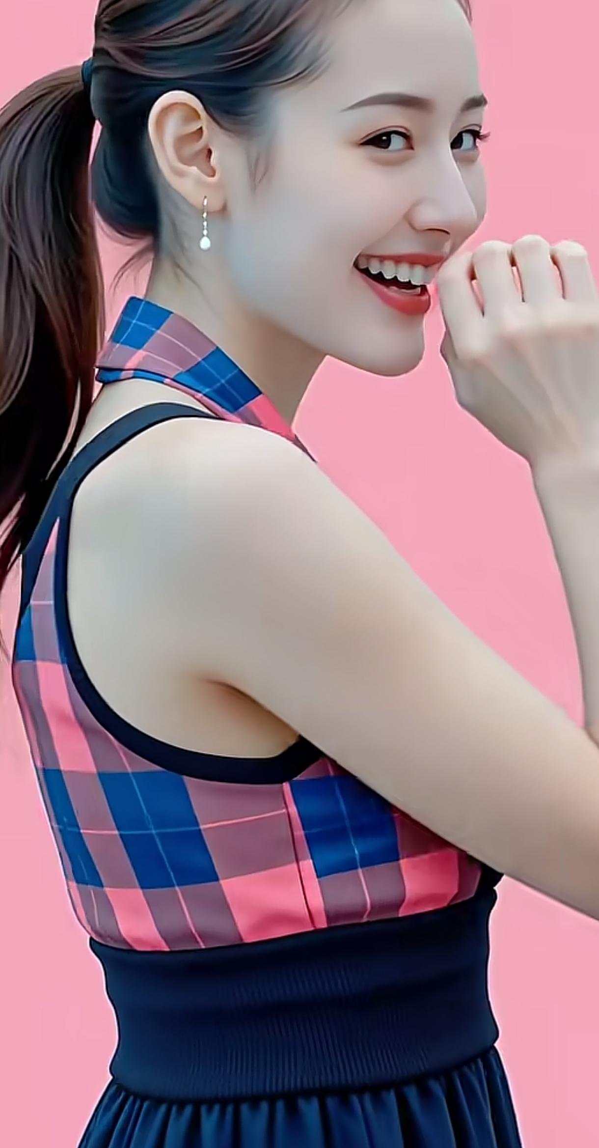 甜美少女风，粉色背景下的时尚穿搭分享一张随手拍粉系少女感穿搭粉色显嫩穿搭