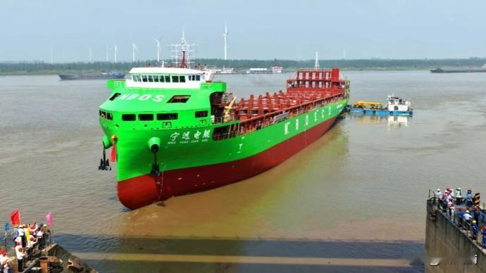 全球最大电动车电池公司宁德时代最近宣布，自家的纯电动远洋船三年内就能开。这消息透