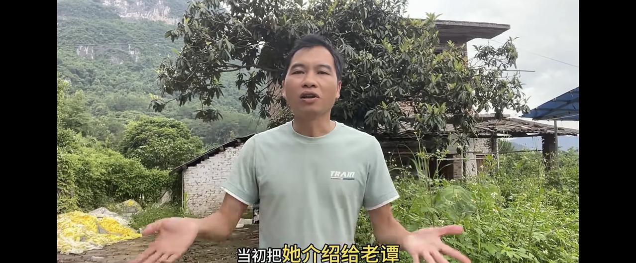广西这两个所谓的网红：广西炮哥和广西小九妹在网上各自发帖互撕，他们的理由如下图↓
