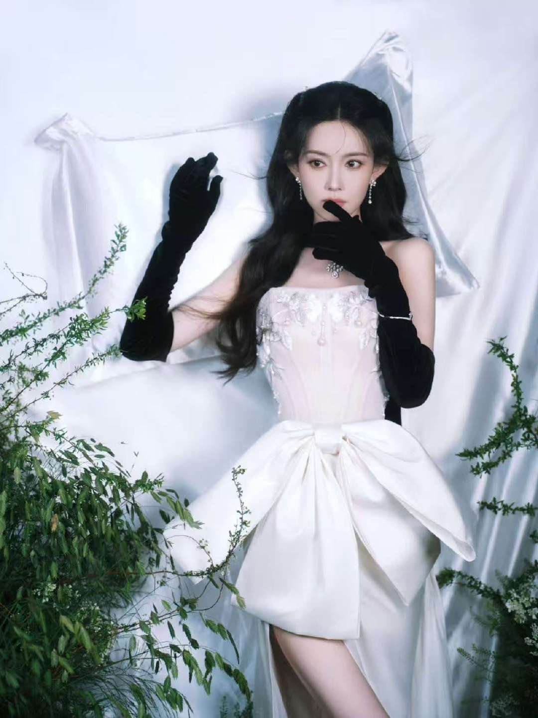 孟子义冬日新妆造孟子义红蕊之花孟子义新摄影师拍的好美！​​​