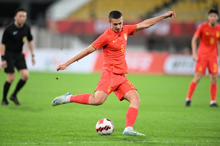 马德兴: 无缘U23亚洲杯的依木兰等4人, 昨晚连夜回国就此告别