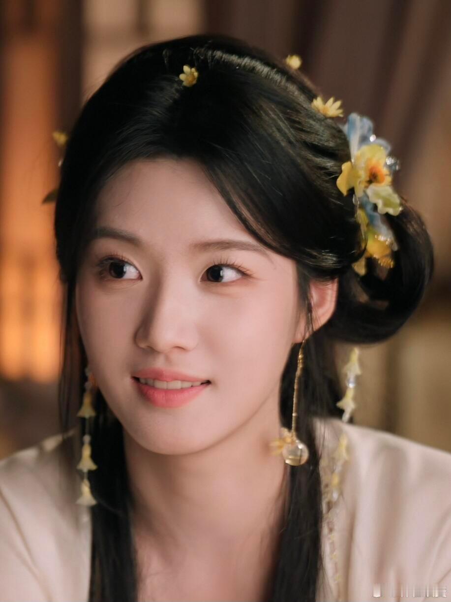 卢昱晓《入青云》里的卢昱晓咬丝带也太可爱了吧卢昱晓｜​​​