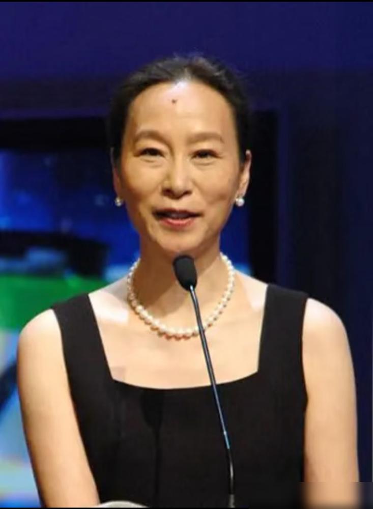 奚美娟事件一出最大的受害者不是奚美娟，也不是前夫周也芒，而是三十年前出生的奚