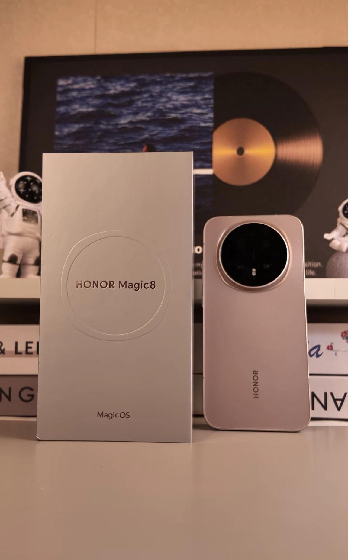 加量不加价荣耀Magic8杀疯了!没有对比就没有伤害，荣耀的音质简直完美。
