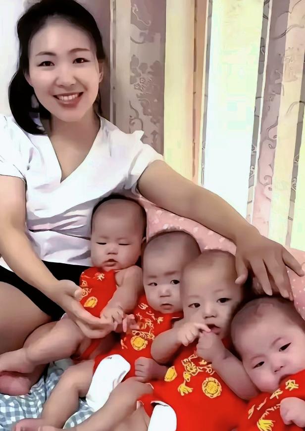 上海一位孕妈去做产检，一查竟然怀了四胞胎，全家人高兴坏了。等到生产那天，老公在产