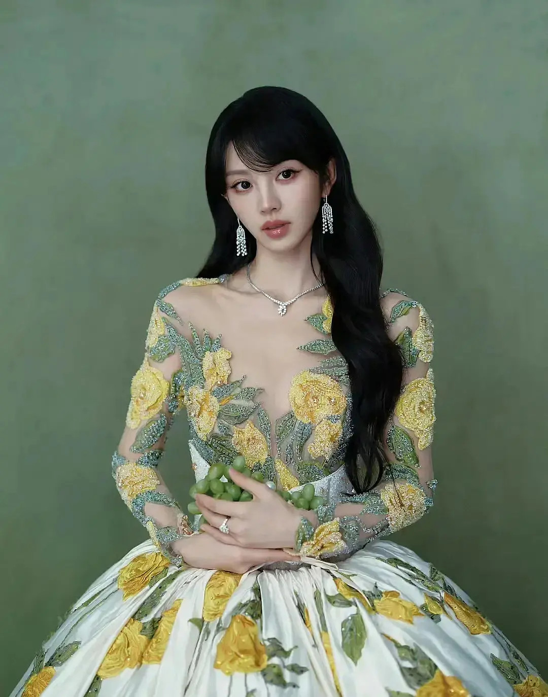 田曦薇现在在走鞠婧祎的风格吗？简直太像了这妆造。​​​