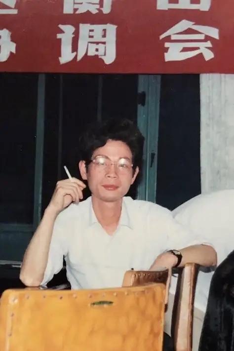 连烟都戒不掉，还谈什么掌控人生？一个连烟瘾都控制不住的人，凭什么说自己能掌控