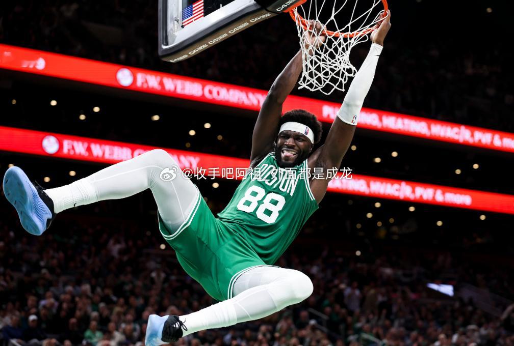 NBA常规赛，波士顿凯尔特人在客场以97-81的比分战胜菲尼克斯太阳。此役，绿军