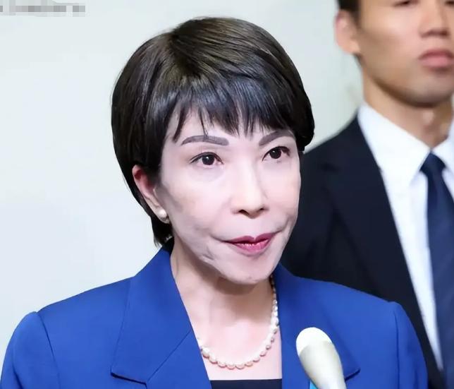 日本这次是真急了！日战机被中方锁定。高市早苗连续反击！辽宁舰编队。穿过