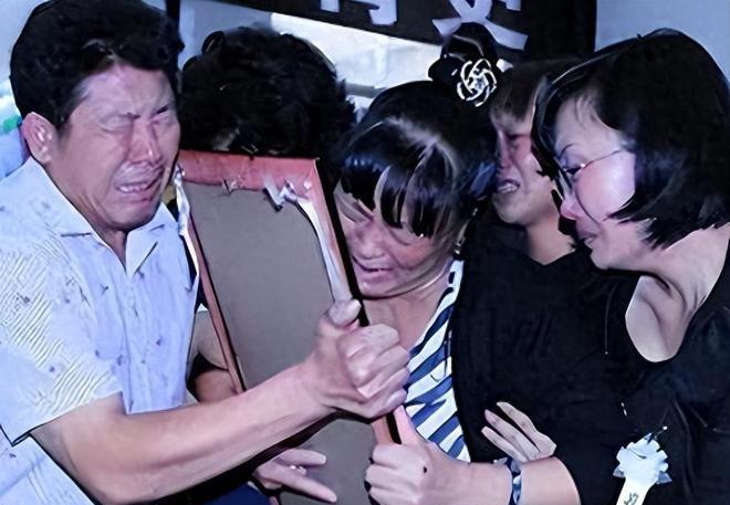 2020年杜少平进入死刑执行车，连扎两针药剂，8分钟结束罪恶一生。2020年1