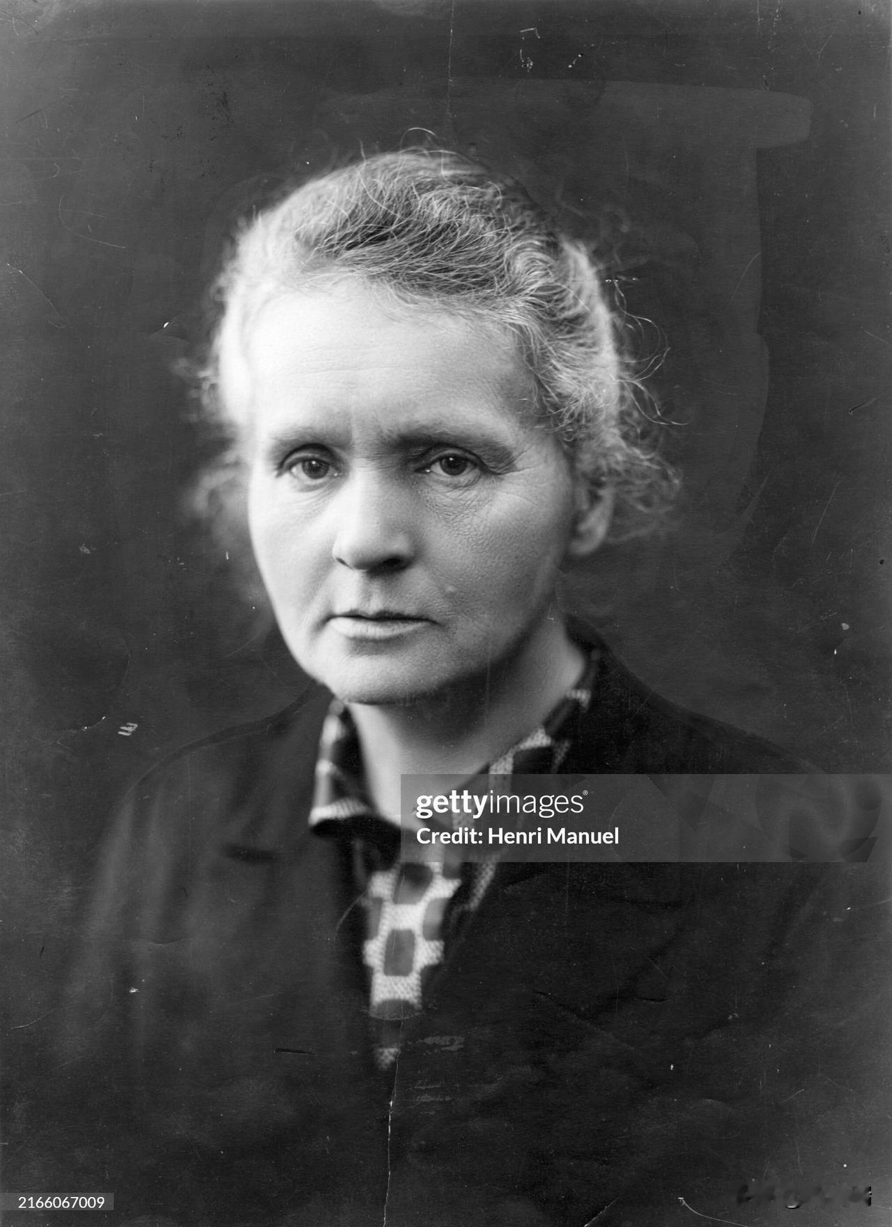 玛丽·居里发现了放射性、钋和镭，彻底改变了科学，但数十年来未加防护的辐射暴露最终