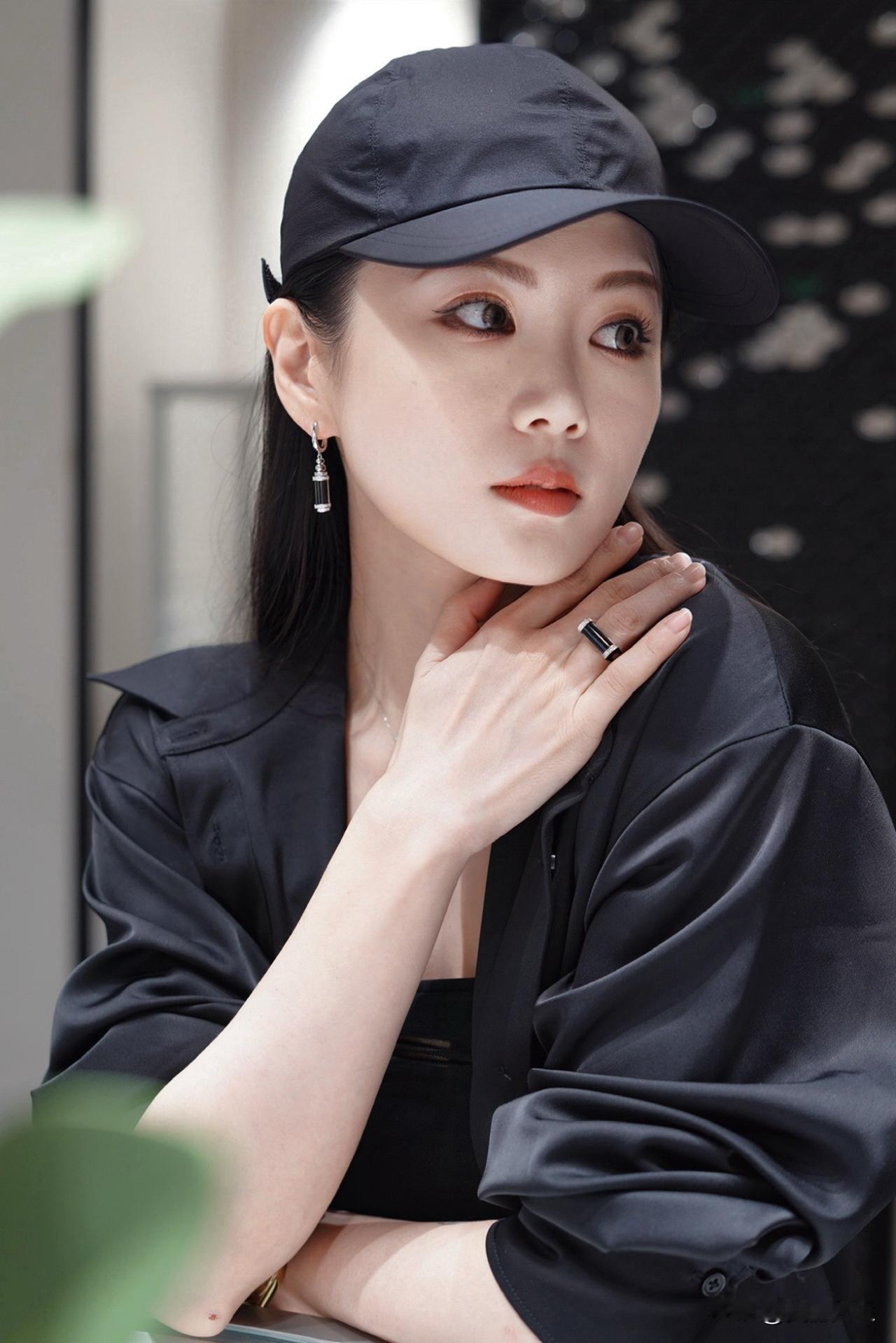 瑜伽练习热爱生活